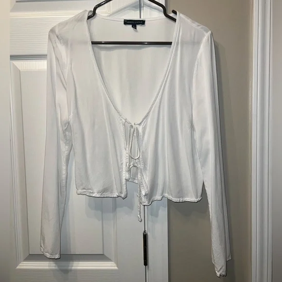 Kendall & Kylie cropped women’s double tie long sleeve size large - Picture 1 of 5